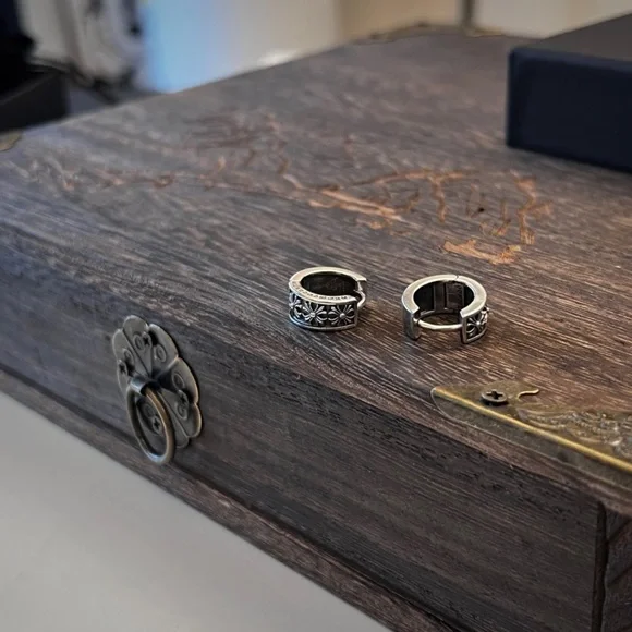 Chrome Hearts Silver Floral-Engraved Hoop Earrings - Picture 2 of 6